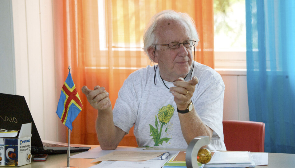 Arkivet etter Johan Galtung er kome til landet.