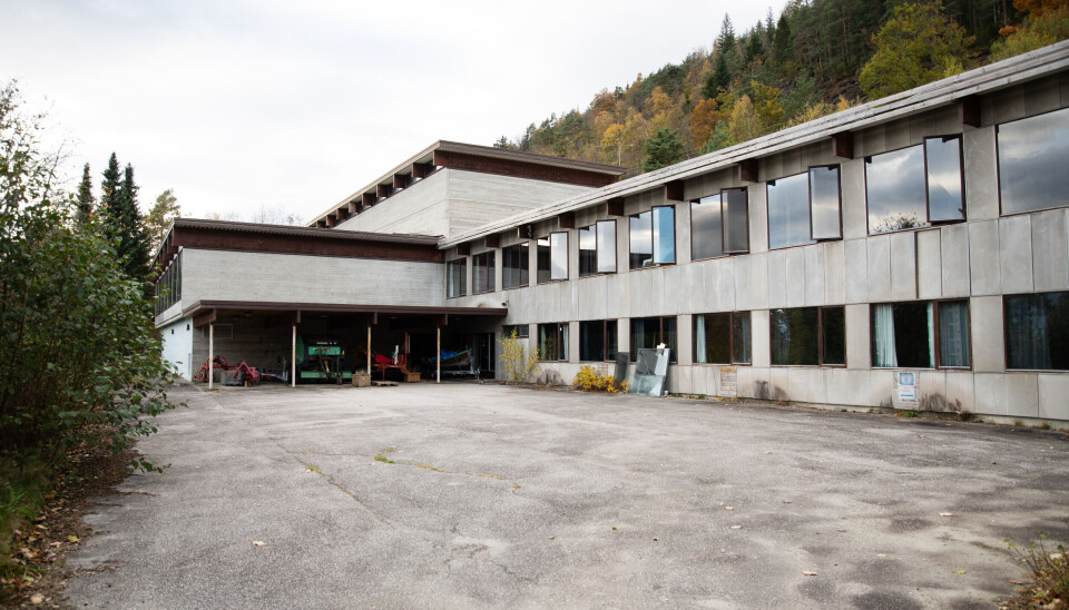 Fleire i formannskapet framheva at dei ikkje ser gode alternativ til å plassera Fosse-senteret på den gamle skuletomta, men dei fleste poengterte at dei vil sikra ein prosess som står seg den dagen nokon stiller kritiske spørsmål om pengebruken.