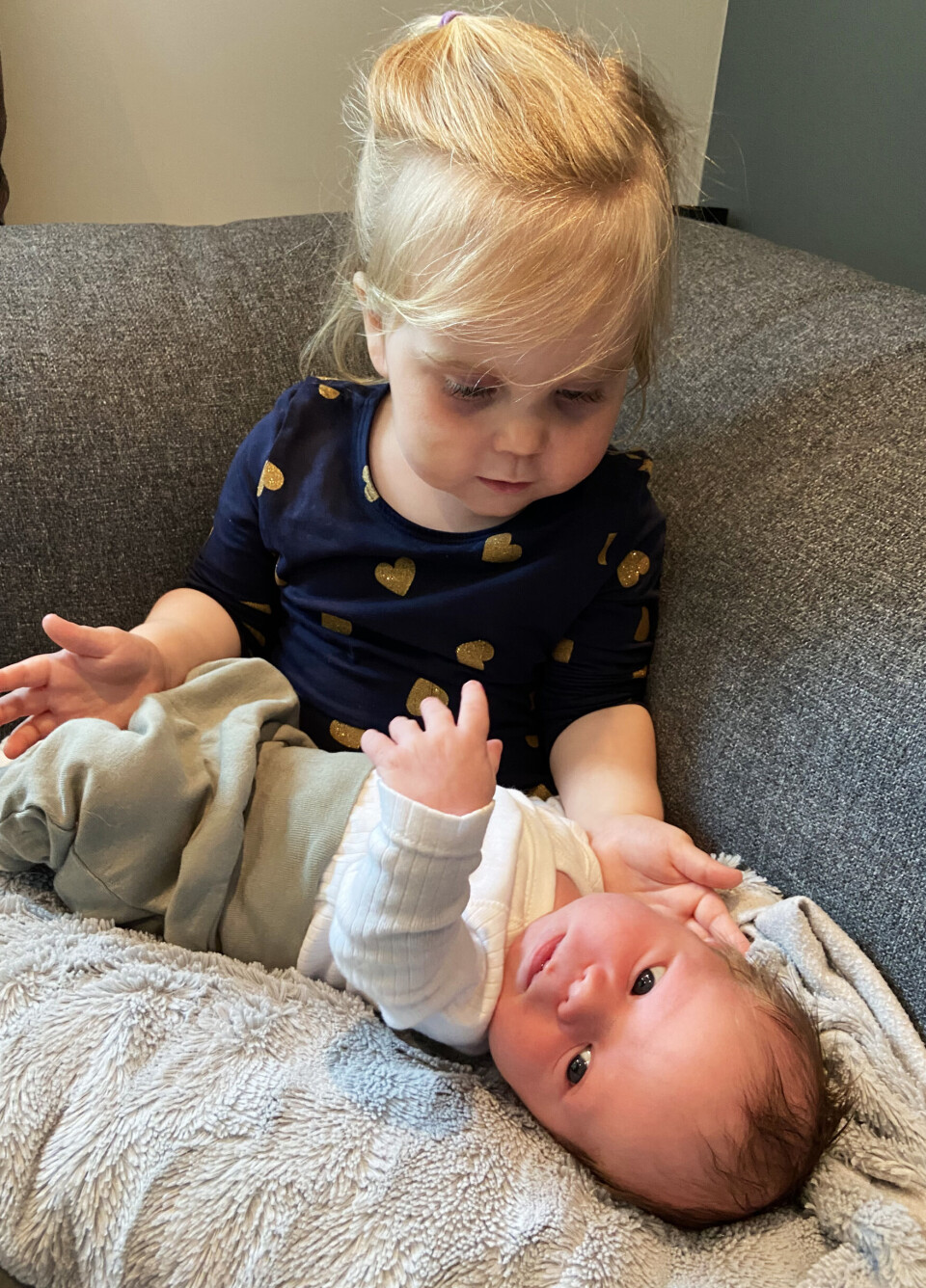 23. mai kom endeleg guten til Kristian og Guro. Ada er stolt storesyster. Glade besteforeldre på Sæland og Tolo gratulerer.