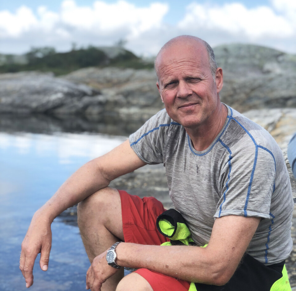 Den gode, snille, kjekke og tolmodige besten/pappen/svigerfaren vår blir 60 år 13. juli. Hjelper alltid til, om det er med oppussing eller barnepass, er han aldri vanskeleg å be. Me gleder oss til å feira dagen på ferie med deg! Me er alle såå glad i deg. Bursdagsklem frå jentene dine med familie.