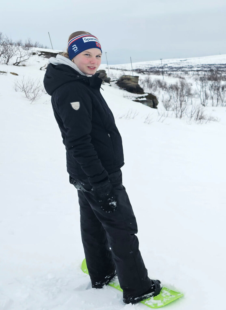 Denne flotte, gode, snille Vadsøjenta har blitt 12 år. Gratulerer masse fra besten, bestemor og resten av gjengen din i Øystese. God tur til England.