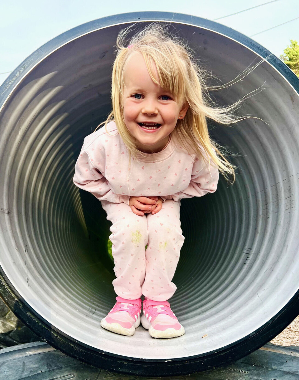 Hipp hurra for godjenta vår Silja, som fylte 6 år tirsdag 15. juli. Du er ei kjekk og omtenksom jente som me er veldig glad i. Gratulera så mykje med dagen! Bursdagsklem frå Olvar, Ylva, mammo og pappen.