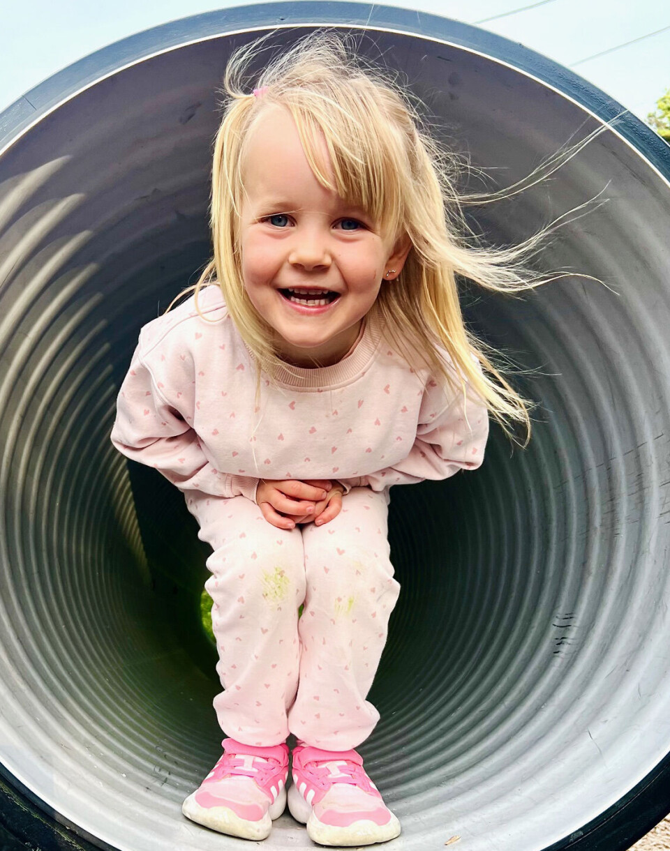 Hipp hurra for godjenta vår Silja, som fylte 6 år tirsdag 15. juli. Du er ei kjekk og omtenksom jente som me er veldig glad i. Gratulera så mykje med dagen! Bursdagsklem frå Olvar, Ylva, mammo og pappen.
