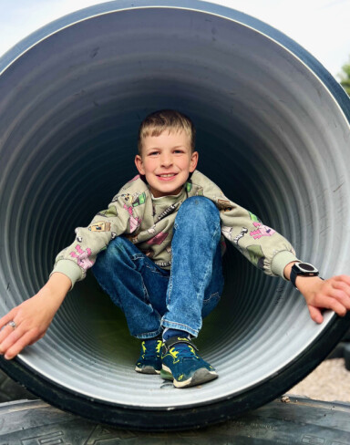 Hipp hurra for godguten vår Olvar som fylte 9 år søndag 6. juli. Du er ein kreativ og kjekk gut som me er veldig glad i! Gratulera så masse med dagen! Bursdagsklem frå Silja, Ylva, mammo og pappen.
