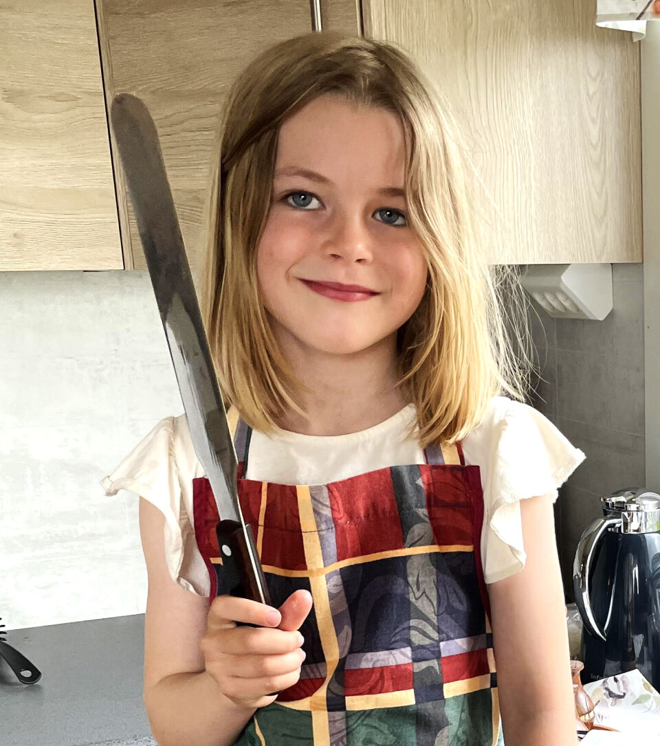 Me gratulerer vår kjære Mali Sofie Kleven Erstad i Oslo, for tida på ferie i Norheimsund, med 7-årsdagen lørdag 2. august. Gode helsingar frå mormor og morfar, søskenbarn, tanter og onklar i Norheimsund, Ålesund og Oslo. Oldeforeldra helsar òg.