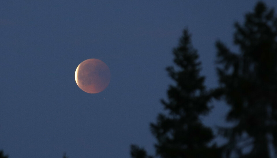 Slik såg det ut under ei måneformørking i Eggedal i Buskerud i 2018.