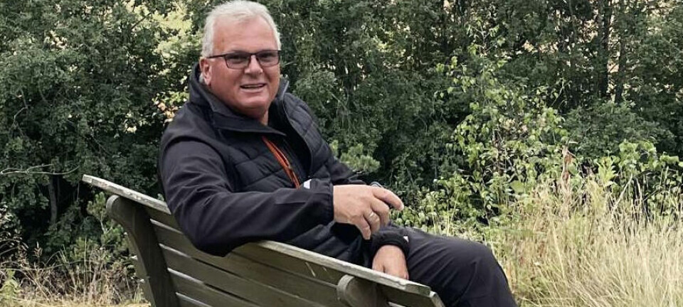 Hipp hurra for vår alles favoritt,
tenk at du no 70 år har blitt.
Du held deg ung til sinns og blodtrykket er bra,
mykje tull og tøys, og liker å gjere andre gla.
Serviceinnstilt både på jobb og etter stengetid,
men turar med bobilen er som terapi.
Du hopper alltid til og hjelper dei du kan,
ser positivt på alt og er ein godt likt mann.
Me i familien er heldige som kan kalla deg vår,
og me gler oss til alle de kommande år.
På Vestlia me hever glasset og gratulerer,
for denne helga er deg me jubilerer. Bursdagsklem frå heile familien.