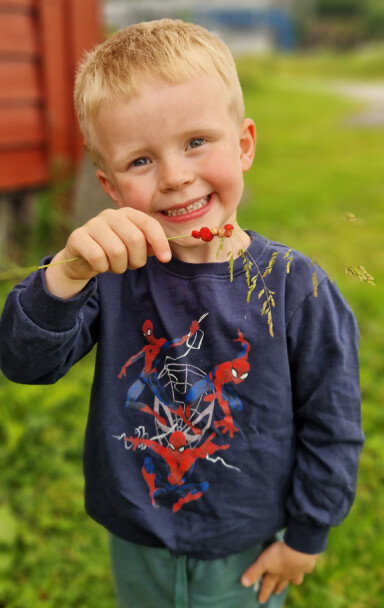 Hipp hipp hurra, gratulera så mykje med 5-årsdagen din, Sverre. Me er veldig glad i deg.
God bursdagsklem frå pappen, mammo og Åsa ❤️