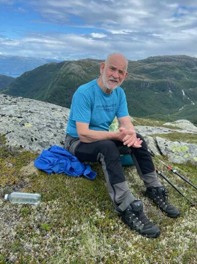 Egil Strømme fyller 80 år 16. september. Han er bortreist på dagen. Me vil feira dagen med ope hus på Jondal bedehus laurdag 27. september kl. 16–20. Gratulerer frå kone, barn, svigerbarn og barnebarn.