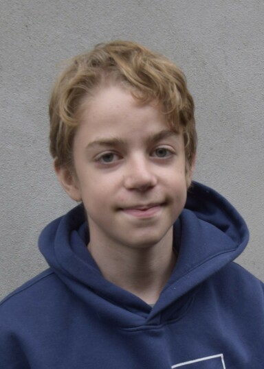 Tenk at du har blitt tenåring allerede! Du er verdens beste Jonathan og me er så glad for at du fins. Det er alltid så bra å vere saman med deg. Håper du koser deg på bursdagen! kjærleg helsing frå Gramma og Grampa!
