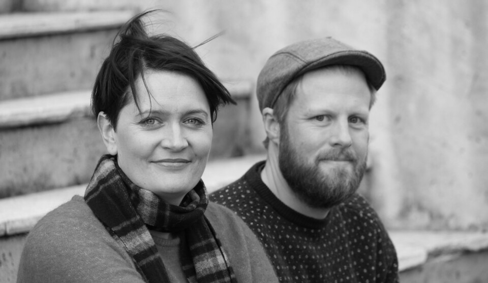 Serverer folkemusikk i Herand