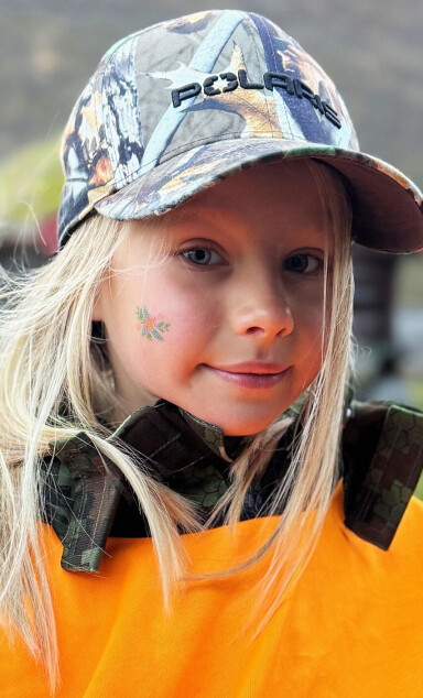 Kjære fine Tirillen vår. Vi ønsker deg en super feiring og gratulerer så mye med 7-års dagen din 30.10. Klem fra mormor & besten.